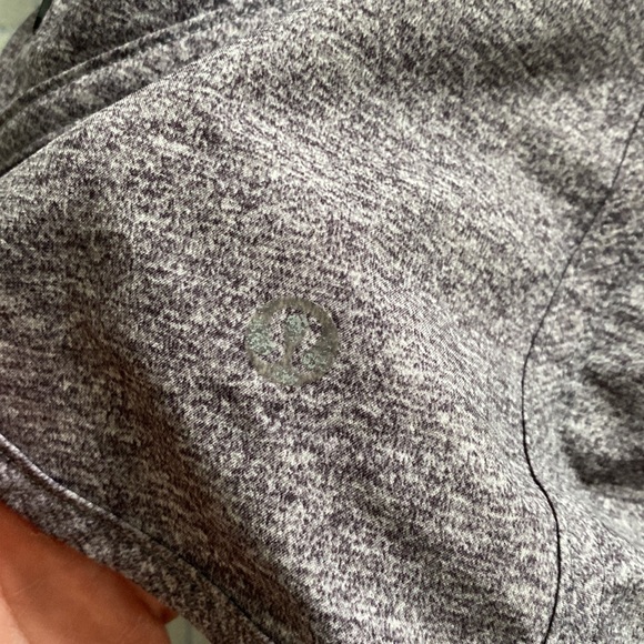 Lululemon shorts size 12 - Picture 4 of 4